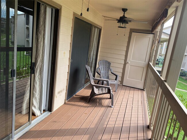 Building Photo - 204E Lakeview Ter