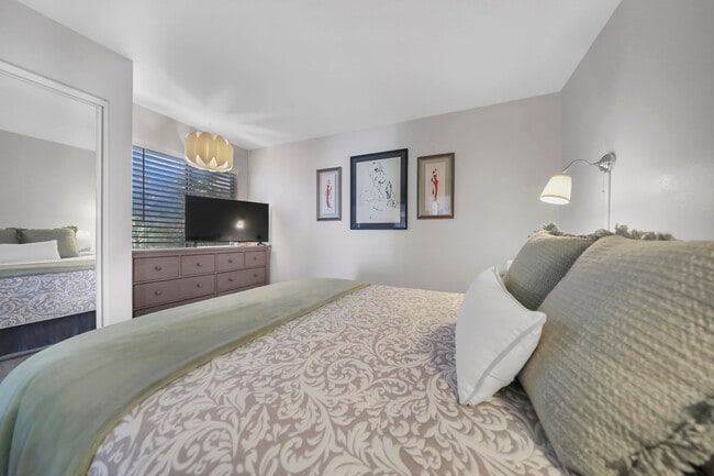 Building Photo - 78347 Terra Cotta Ct