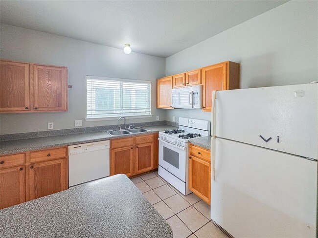 Building Photo - 6406 Provident Green Dr