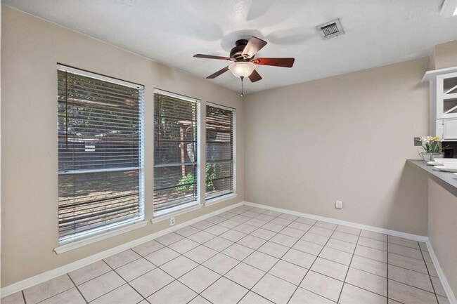 Building Photo - 719 Shenandoah Dr