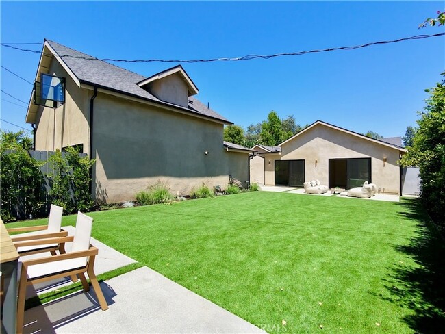 Building Photo - 4819 Genesta Ave