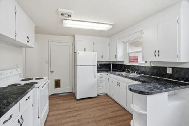 Building Photo - 1307 E Thurston Ave