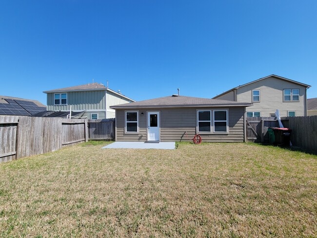 Building Photo - 5627 Savanna Pasture Rd