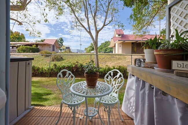 Building Photo - Beautiful 2 Bed, 2 Bath Condo in 62+ Community – Furnished or Unfurnished