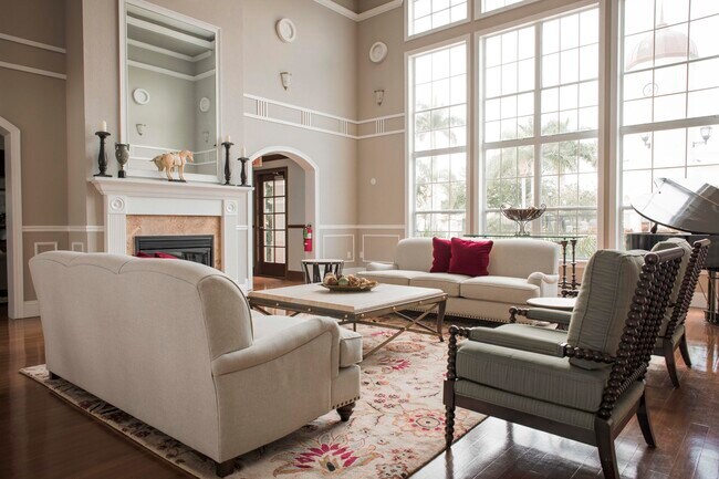 Building Photo - 118 SW Peacock Blvd