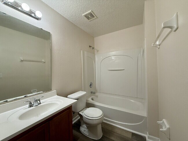 Building Photo - Stunning Townhouse with Breathtaking Water...