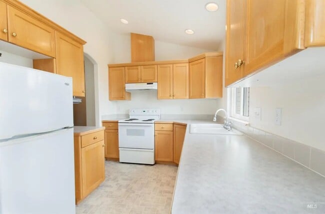 Building Photo - Stony Meadow Drive