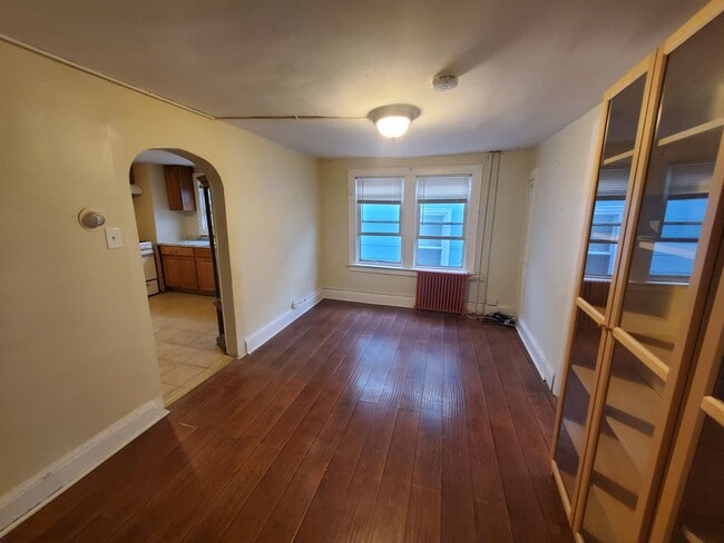 Building Photo - 38 Division St