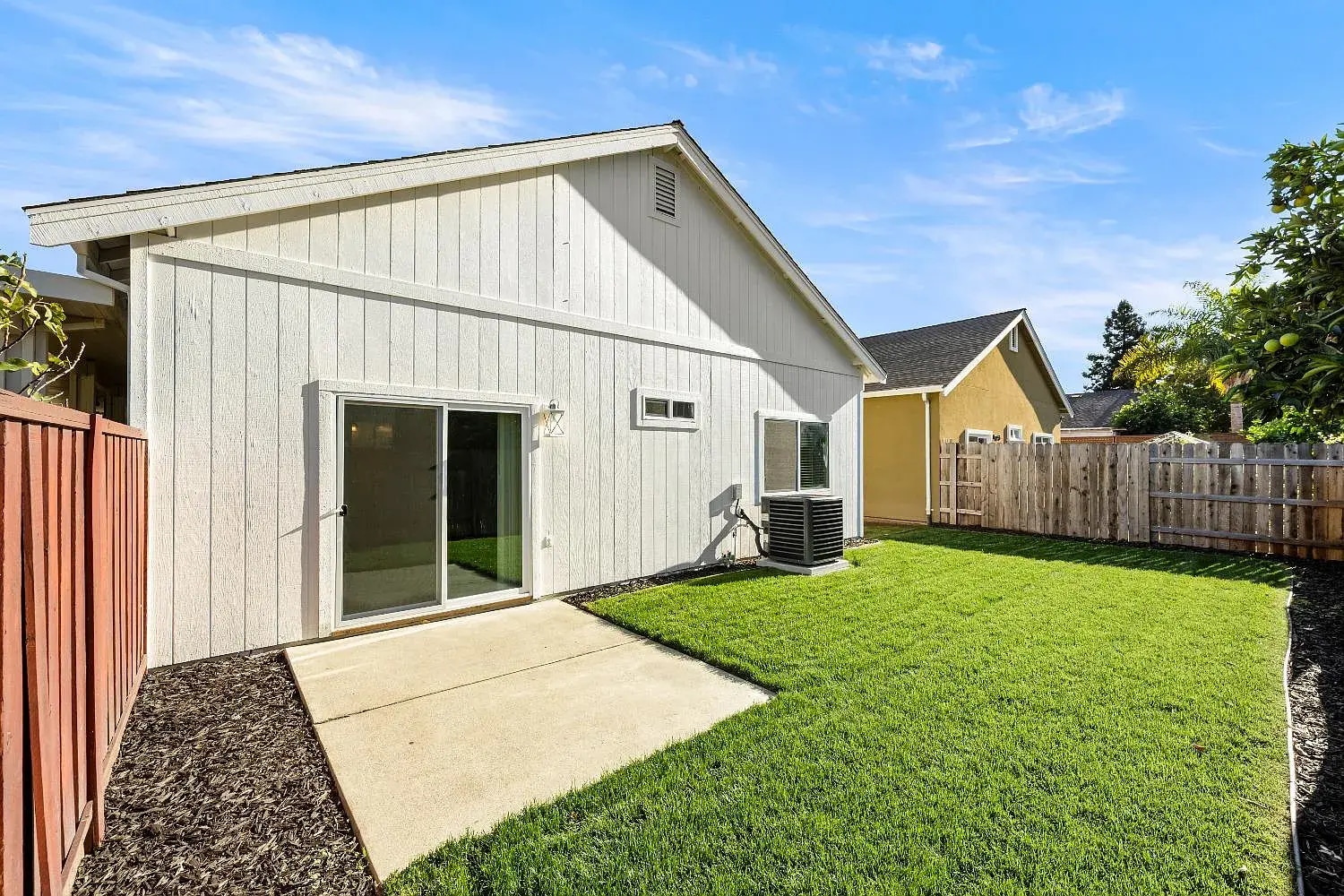 Building Photo - 6643 Laguna Park Dr