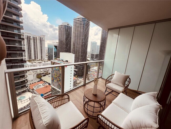 Building Photo - 1010 Brickell Ave