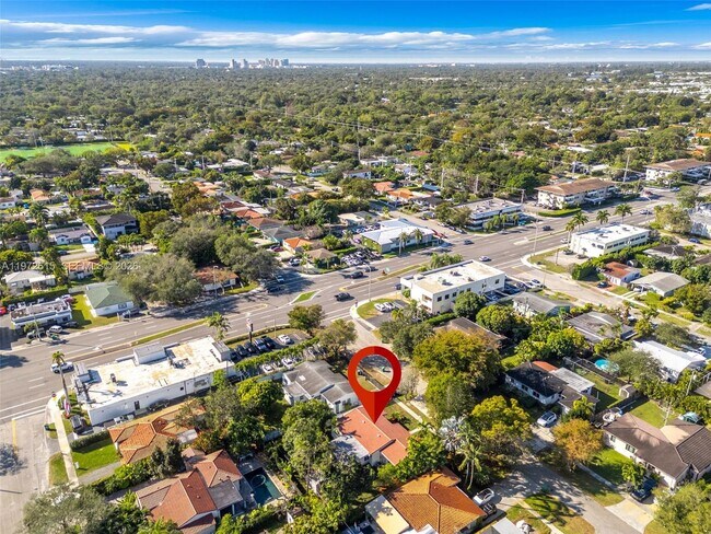 Building Photo - 3965 SW 60th Ct