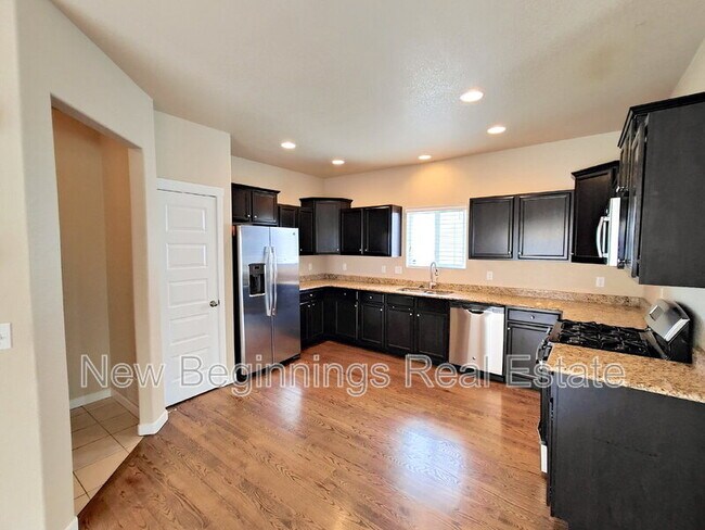 Building Photo - 2562 Ellingwood Dr