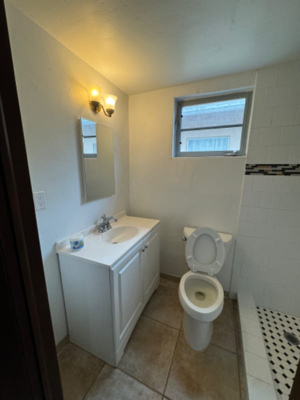 Building Photo - 251 NE 41st St