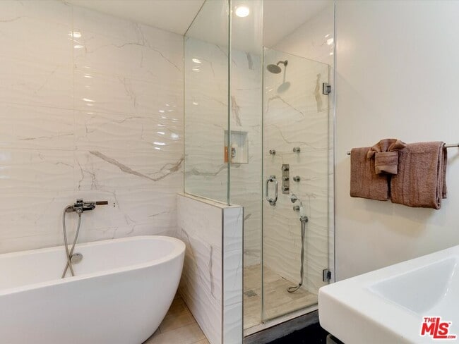 Building Photo - 23109 Mariano St