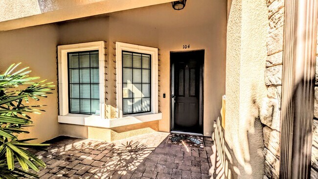 Building Photo - 13605 Messina Loop