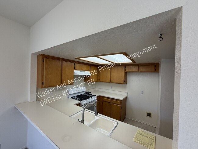 Building Photo - 122 Goodwin Rd