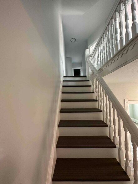 Building Photo - 307 Loucks Ave