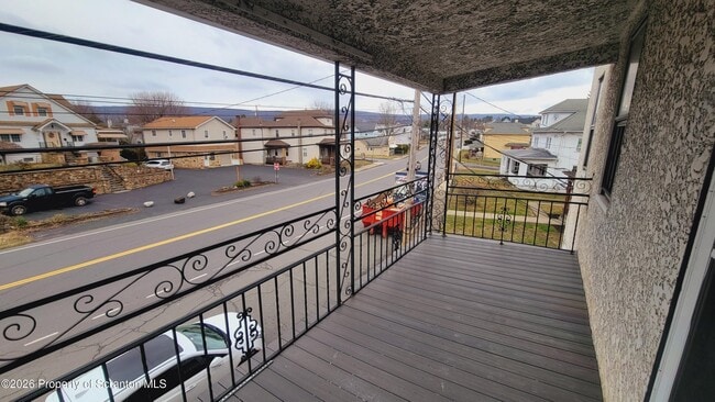 Building Photo - 864 S Main St