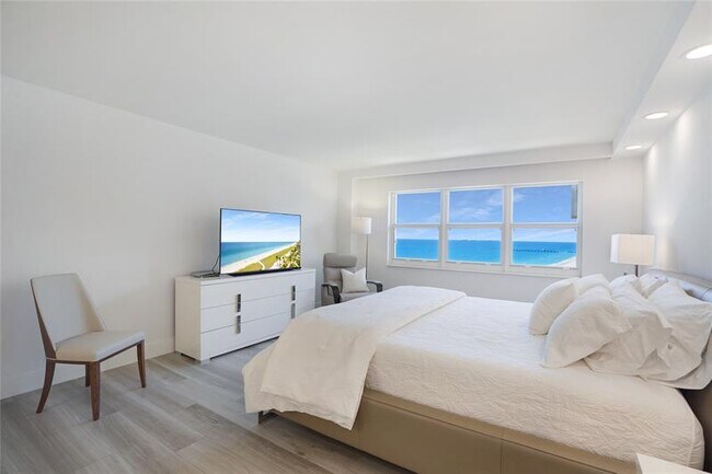 Building Photo - 5100 N Ocean Blvd