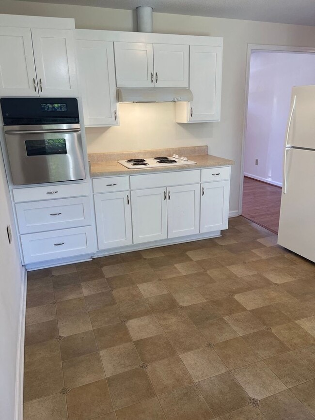 Building Photo - Charming Home in the Heart of the Congaree...