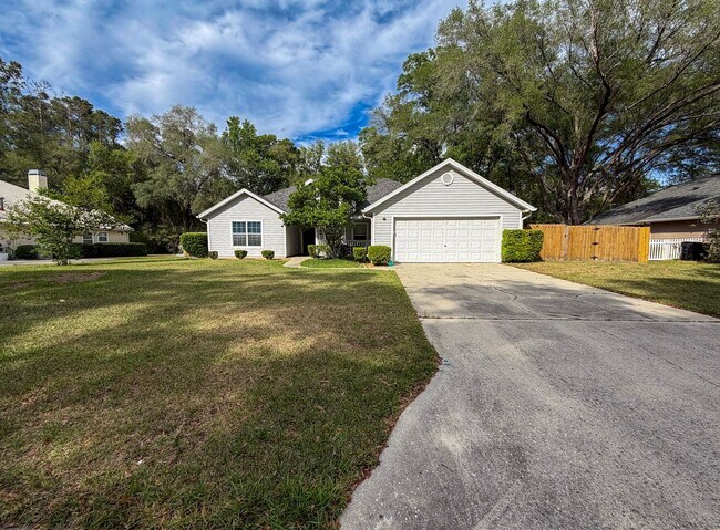 Building Photo - 4BR/2BA POOL home in NW Gainesville!