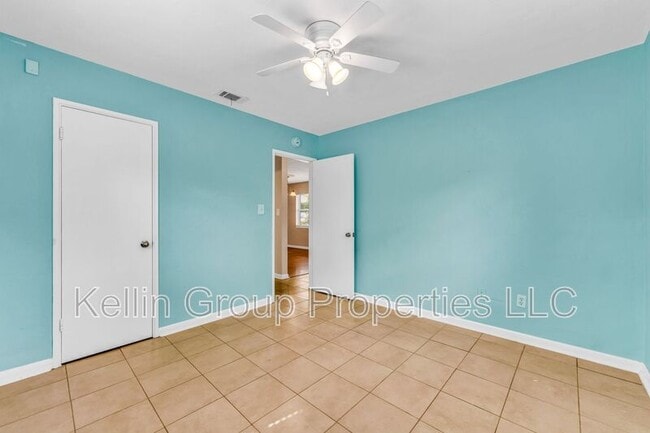 Building Photo - 4220 W Bay View Ave