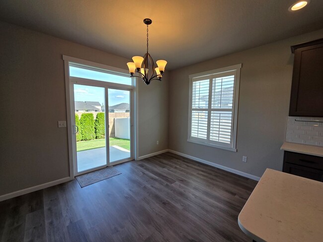 Building Photo - Newer 3-Bed, 2-Bath home in Quincy, WA!