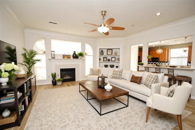 Building Photo - 2111 Parkview Ln