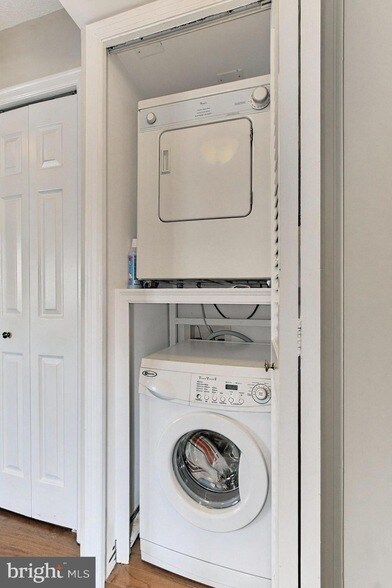 Building Photo - 1301 N Courthouse Rd