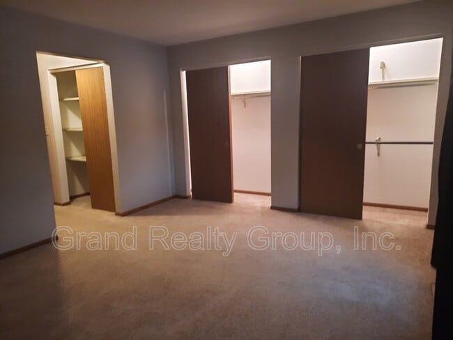 Building Photo - 583 Anita Ave