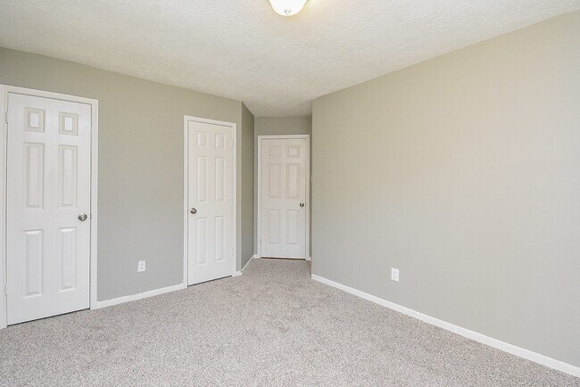 Building Photo - 807 Hyacinth Pl