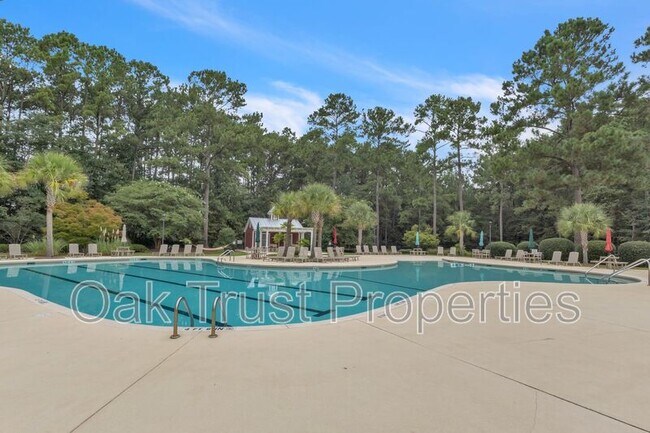 Building Photo - 9041 Maple Grove Dr