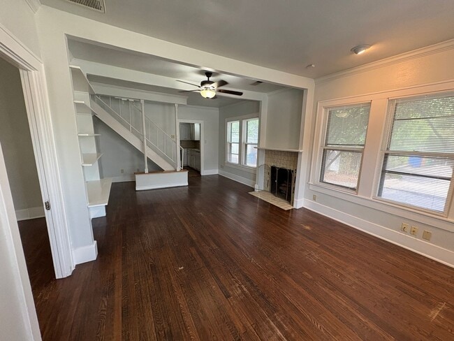 Building Photo - Charming 3 Bed | 2 Bath Home Near UT & Downtown Austin – Classic Character Meets Prime Location!