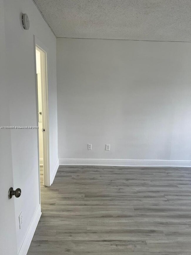Building Photo - 484 NW 165th St