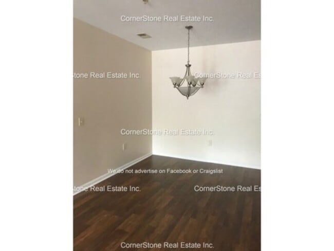 Building Photo - 616 Marshtree Ln