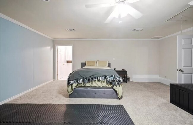 Building Photo - 5610 Fenske Ln