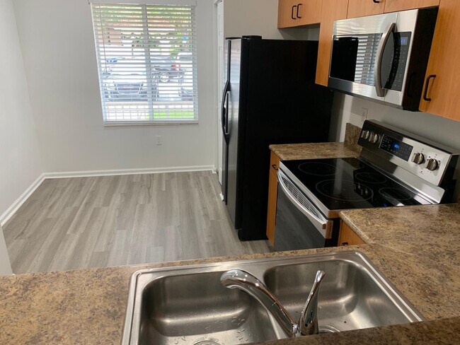 Building Photo - 2663 SW 82nd Ave