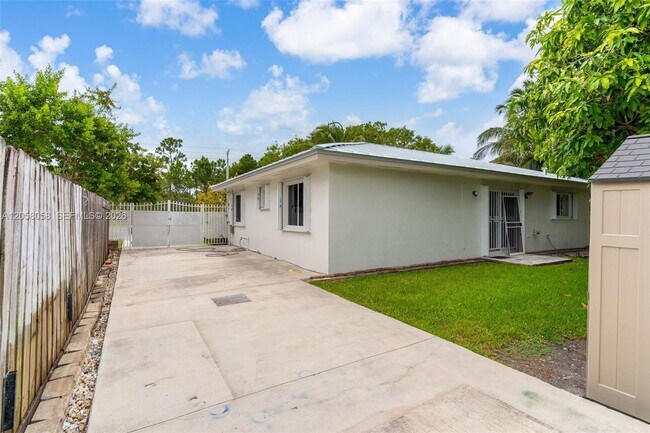 Building Photo - 13155 SW 268th St