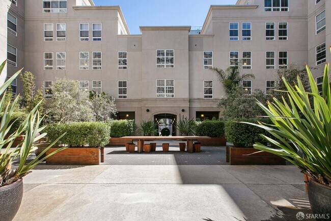 Building Photo - 821 Folsom St