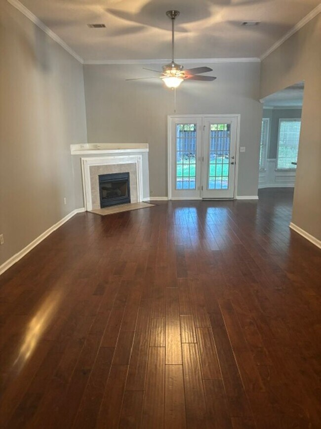 Building Photo - 377 Sandleton Way