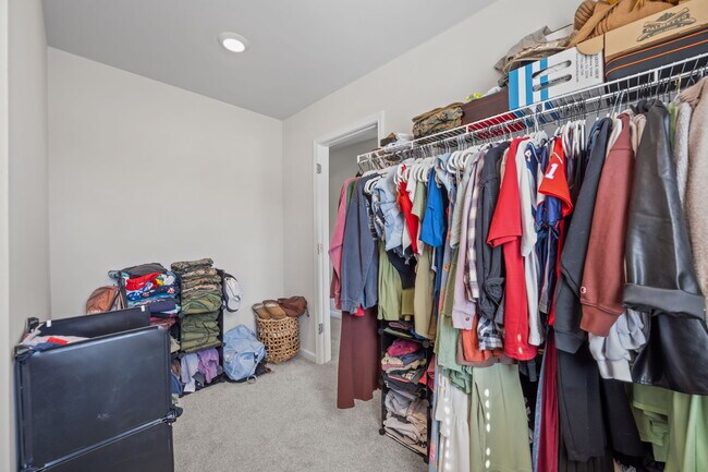 Building Photo - 322 Royal Eagle Ct