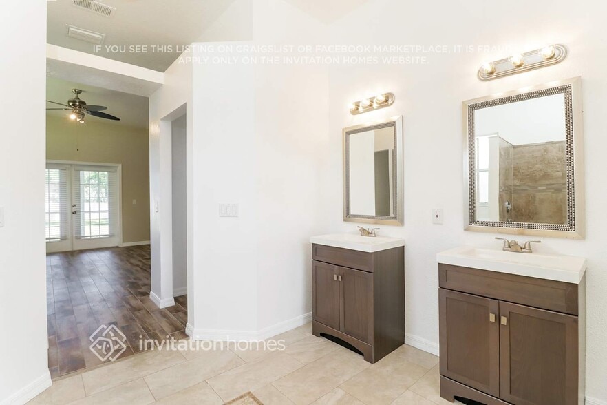 Building Photo - 4924 Canterbury Dr