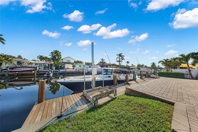 Building Photo - 800 SE 3rd Terrace