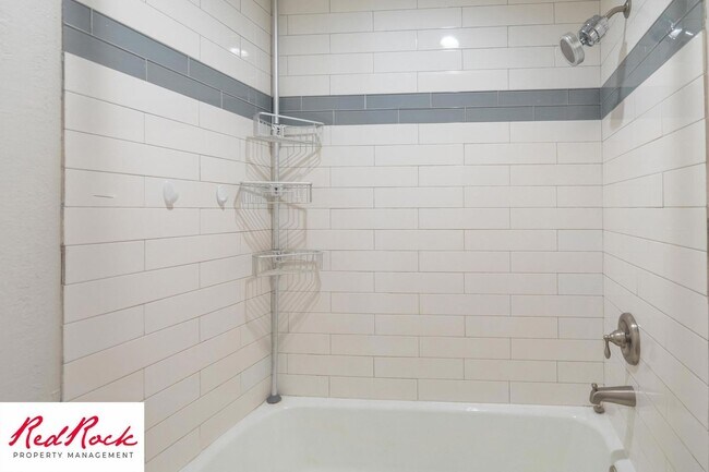 Building Photo - Newly Remodeled 3 Bedroom Townhome. Small ...