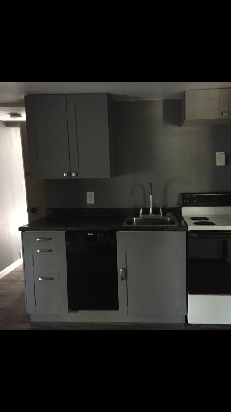 Kitchen - 836 Evergreen St