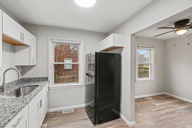 Building Photo - Stunning 3 Bed 1 Bath Home