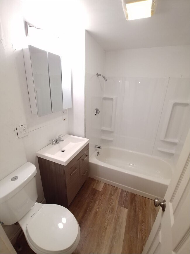 Building Photo - Charming Rental - Allentown