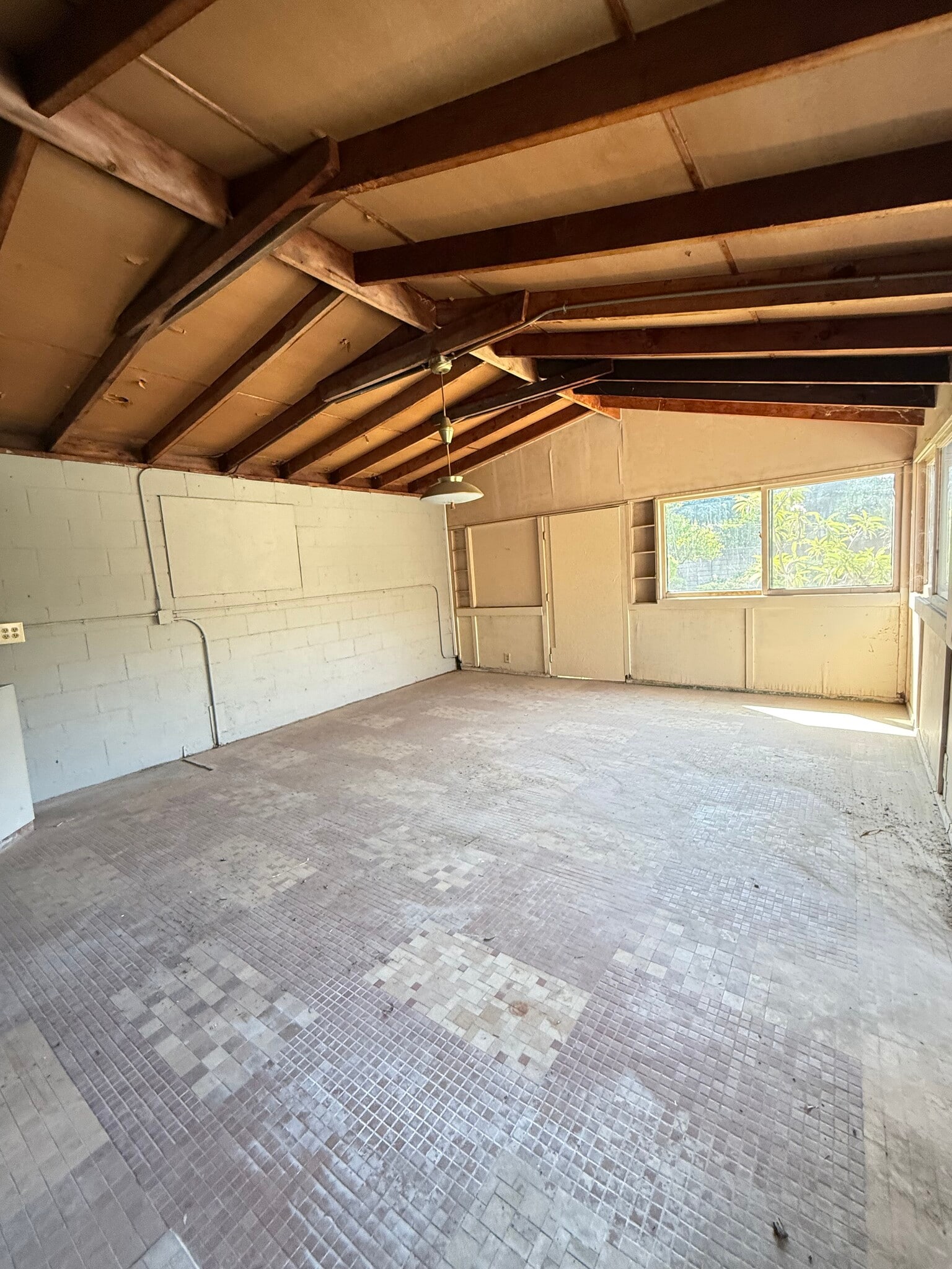 Building Photo - 1220 Crest Vista Dr