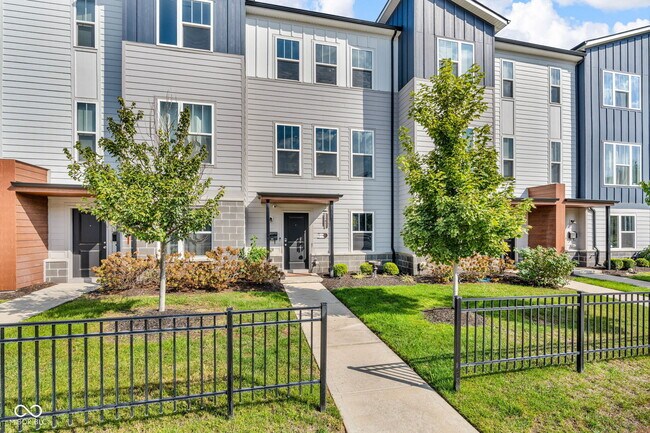 Building Photo - 315 Steeples Blvd