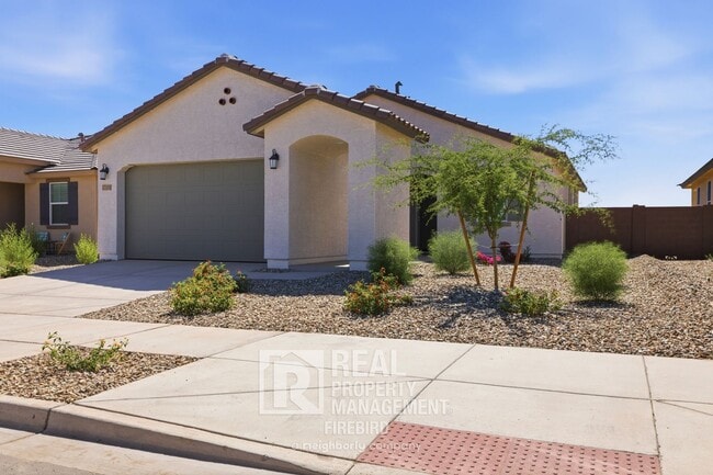 Building Photo - 17333 W Smoketree Dr